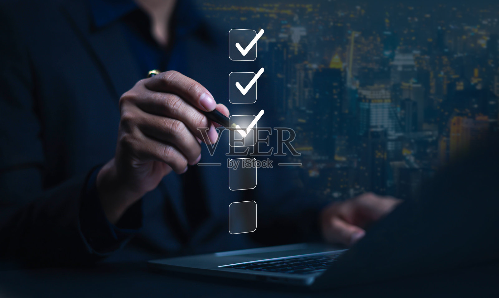 技术业务质量审计检查表采用在线概念，结合文档格式和可控的安全调查。照片摄影图片