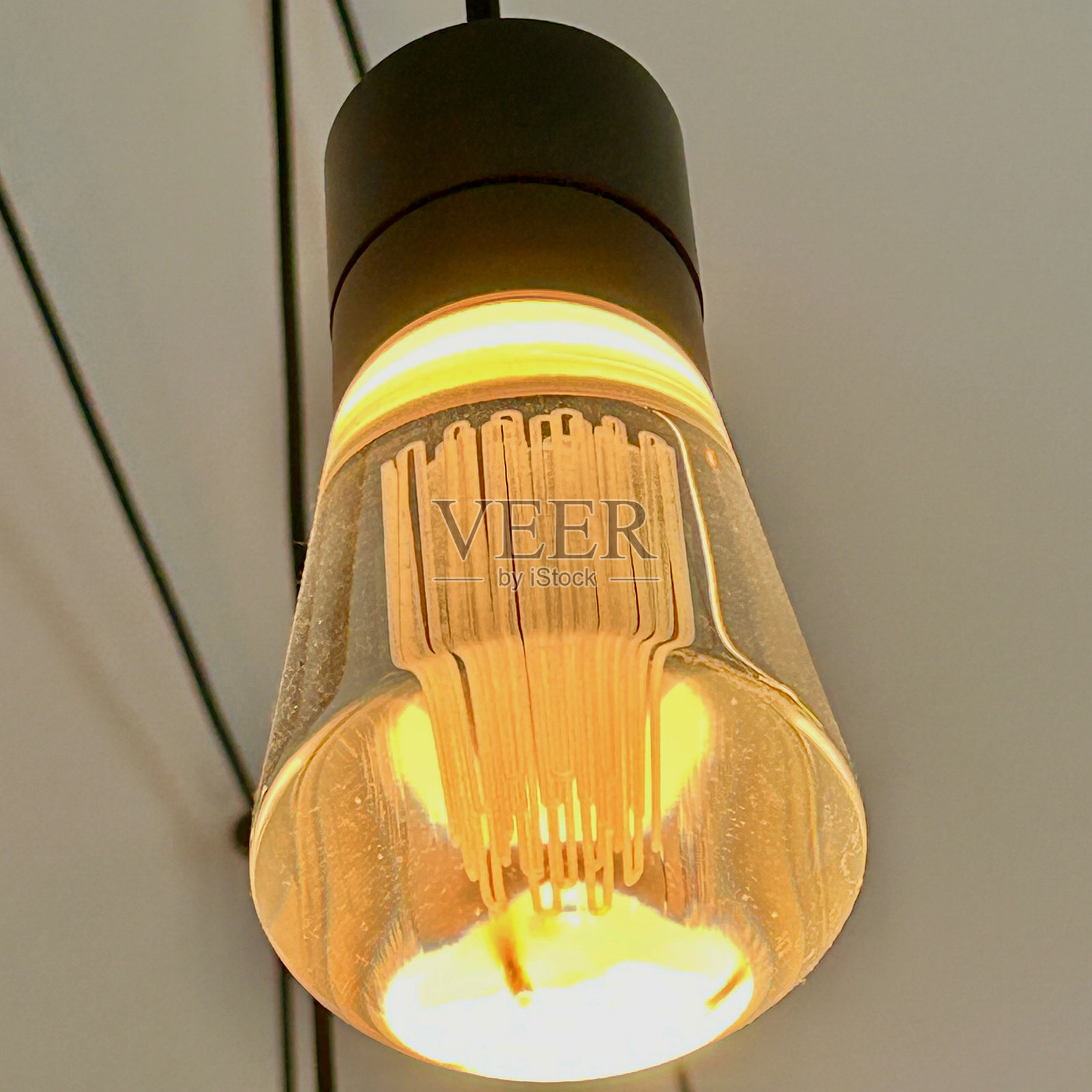 透明灯泡照片摄影图片