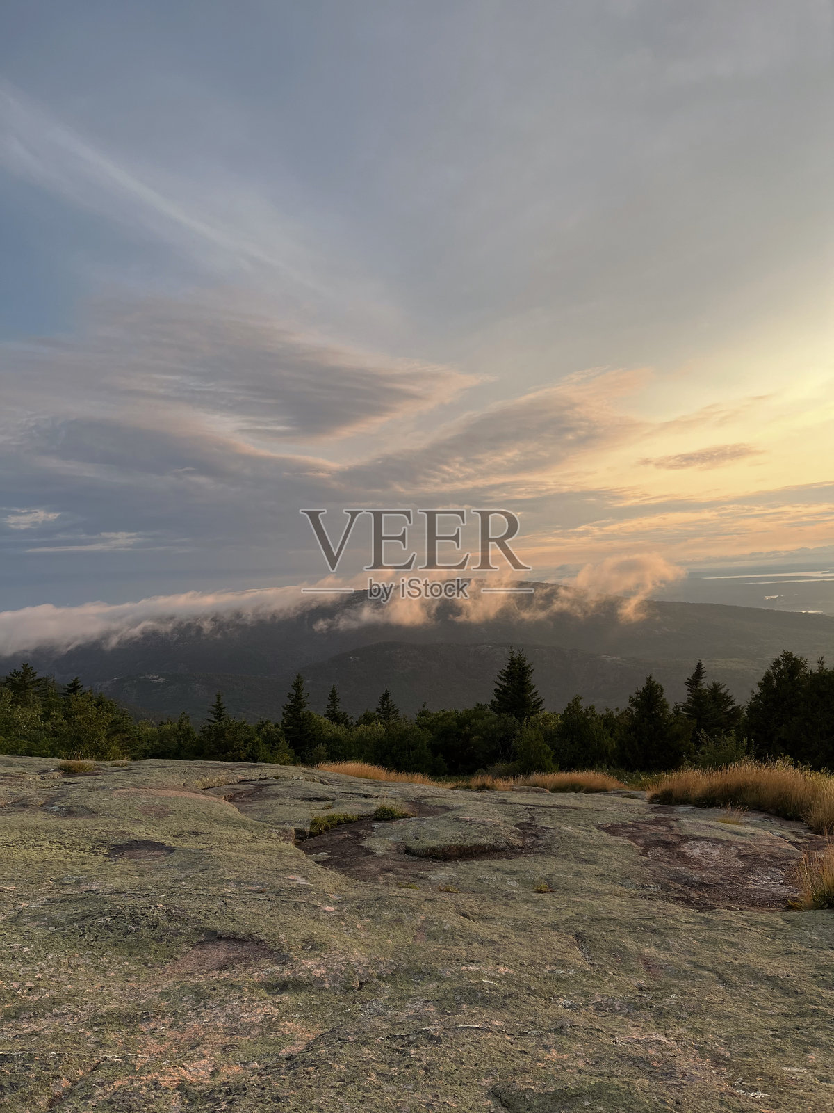 缅因州凯迪拉克山夏季日落照片摄影图片