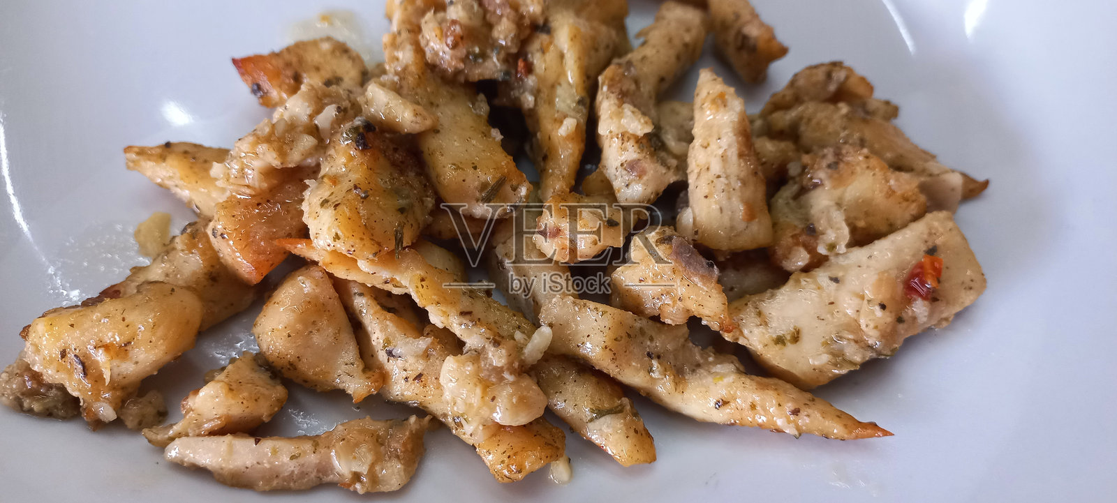 如何在空气炸锅中重新加热鸡肉照片摄影图片