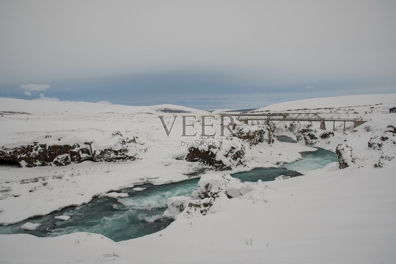 位于冰岛北部的戈达瀑布附近的斯基亚尔法达弗洛特河照片摄影图片
