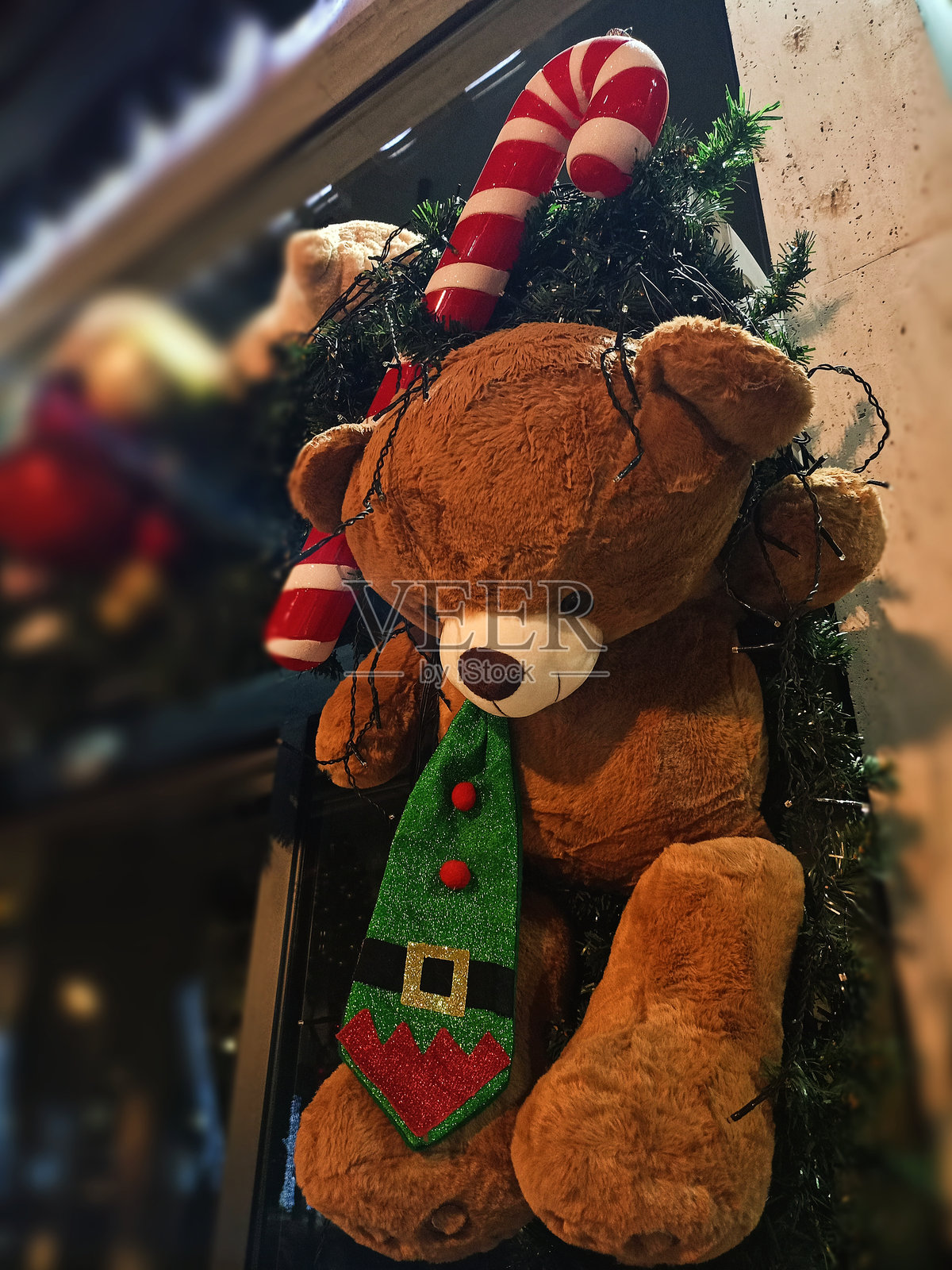 新年城市装饰 - 泰迪熊与新年装饰品照片摄影图片