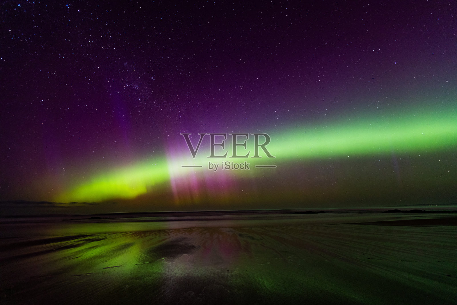 新西兰达尼丁的极光照片摄影图片