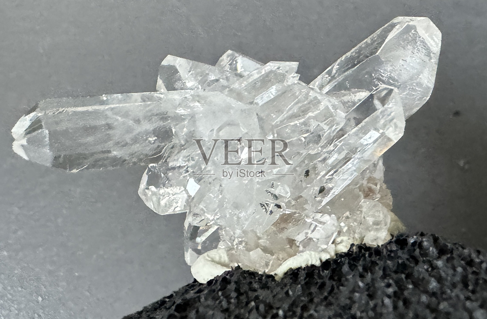 来自矿物收藏的巴西岩水晶照片摄影图片