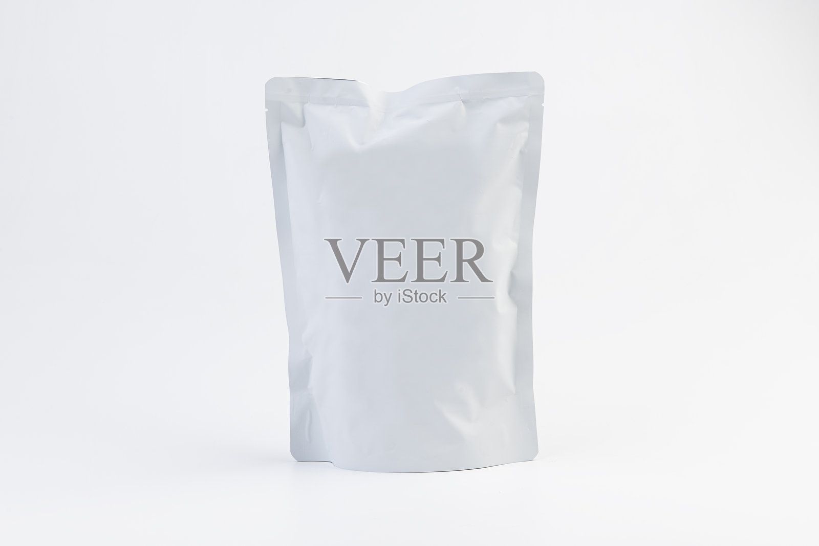 一个白色背景上没有任何文字的包裹照片摄影图片