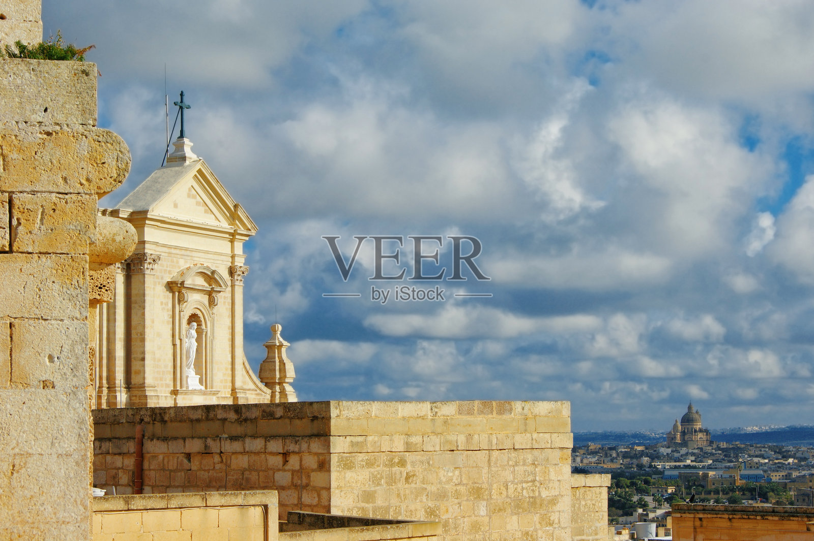 马耳他戈佐岛的圣母升天大教堂风景如画照片摄影图片