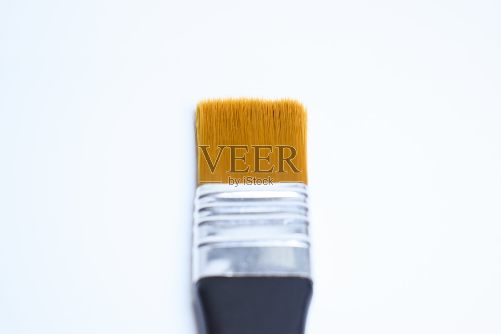 单支画笔孤立在白色背景上，艺术作品的物品照片摄影图片