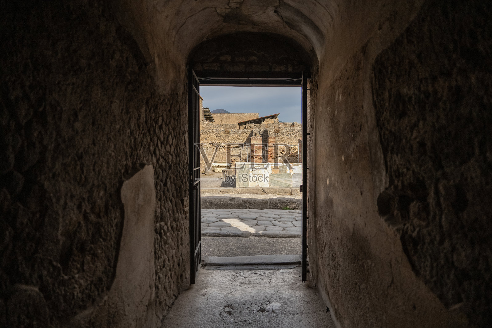 古罗马城市庞贝的遗址，因公元1世纪维苏威火山的喷发而被毁。照片摄影图片