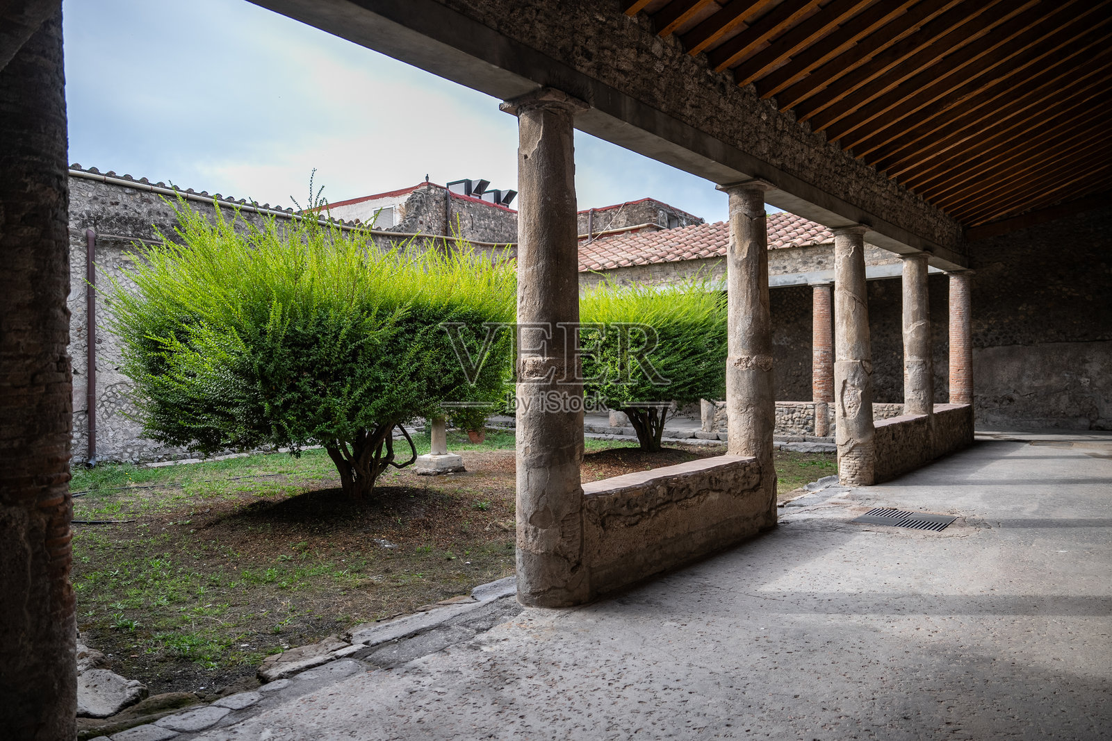 古罗马城市庞贝的遗址，因公元1世纪维苏威火山喷发而被毁。照片摄影图片