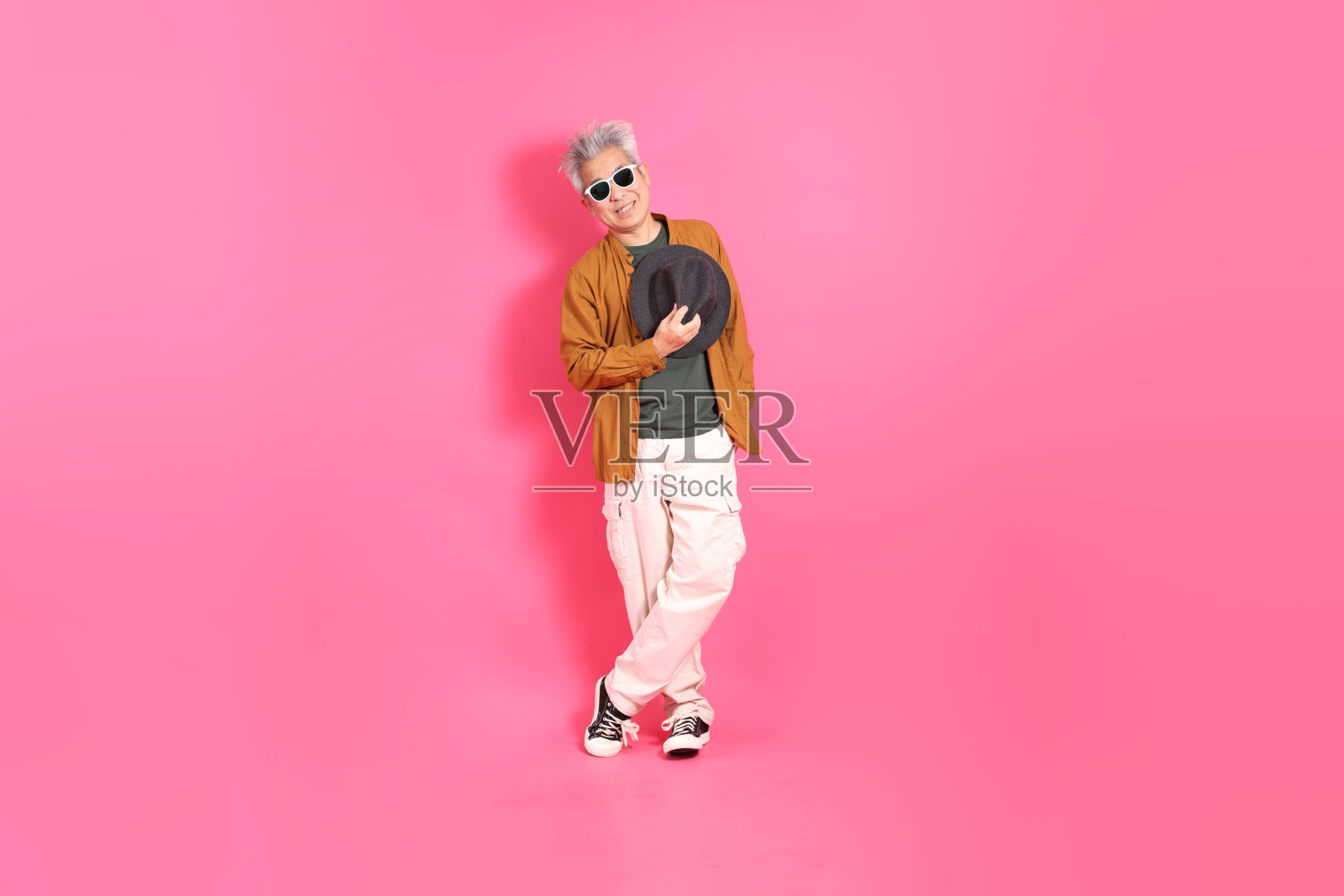 活跃的老年男性照片摄影图片