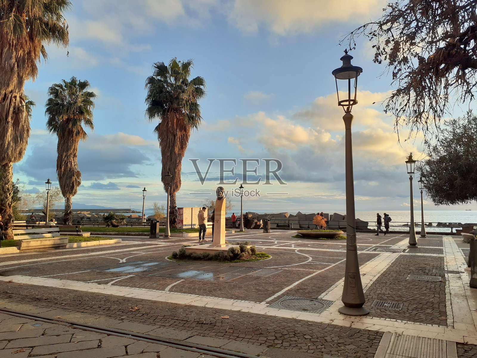 意大利：萨勒诺海滨，2025年1月22日。照片摄影图片