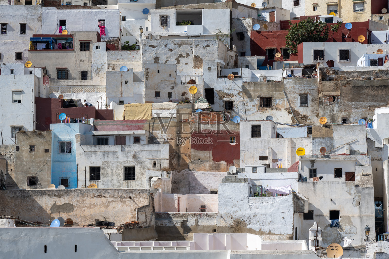 摩洛哥特图安的白色城市风景。麦地那全景。照片摄影图片
