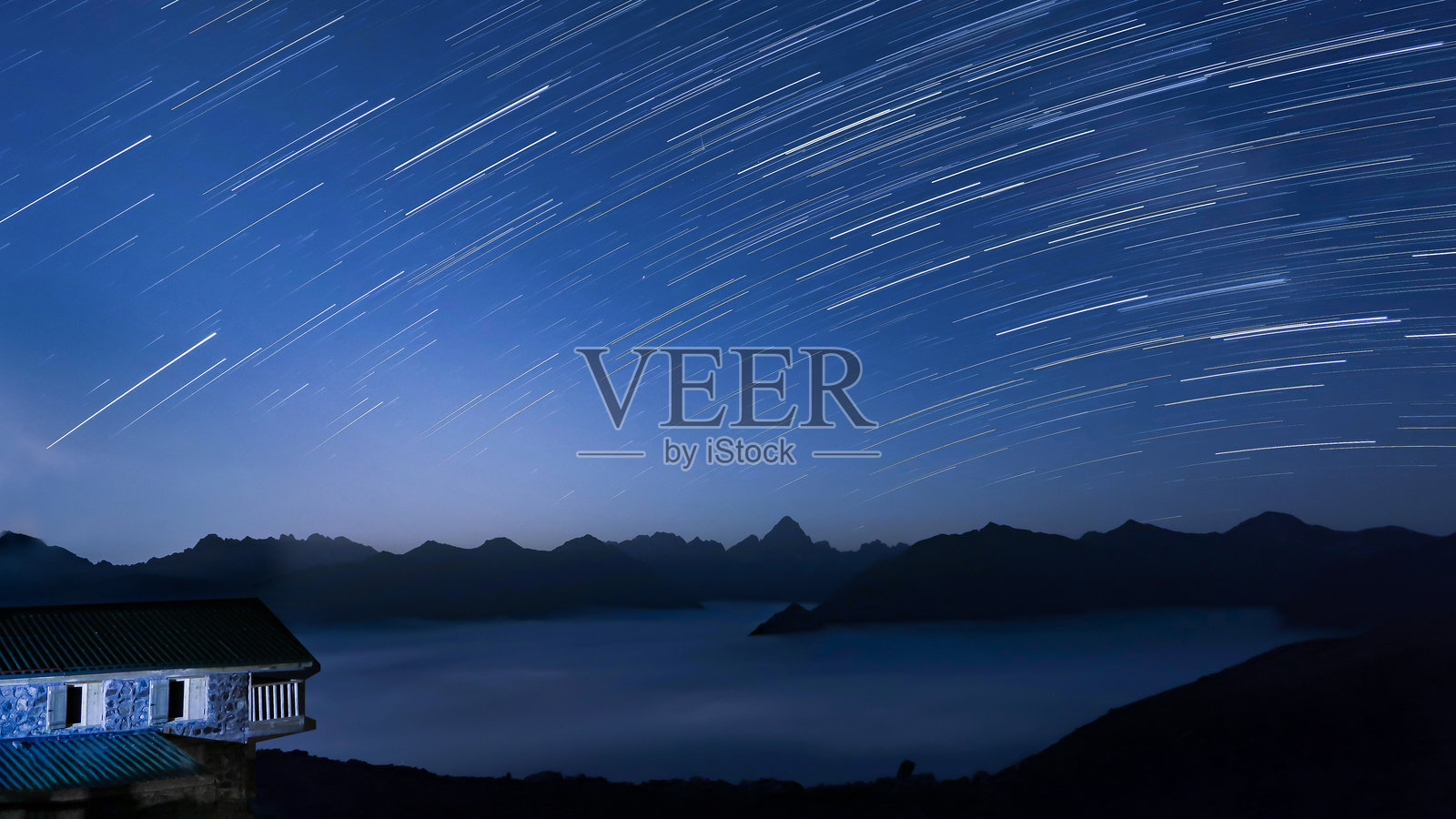 星轨与云海，维尔切尼克峰照片摄影图片