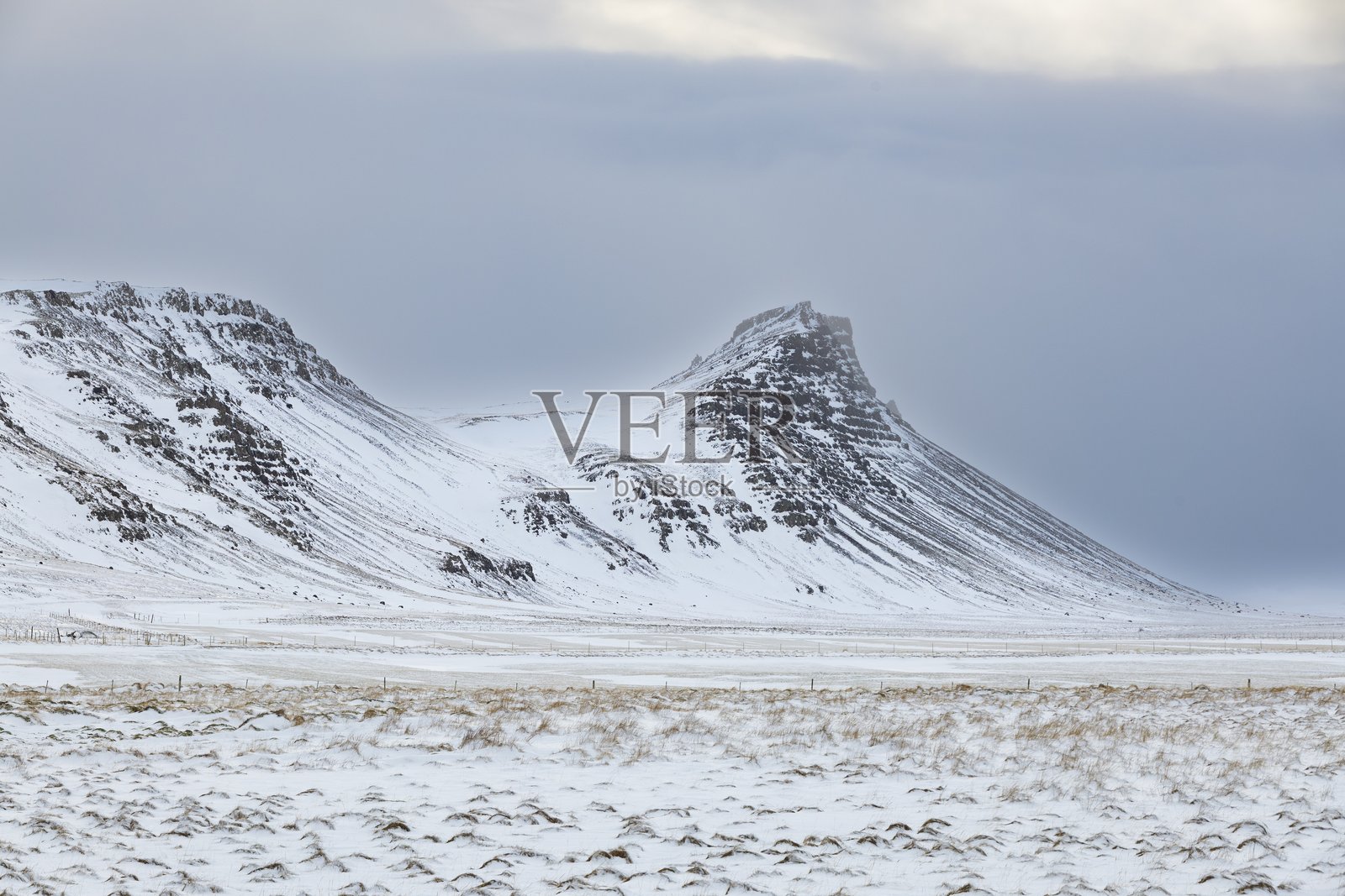 雪山与天空的美丽景色照片摄影图片