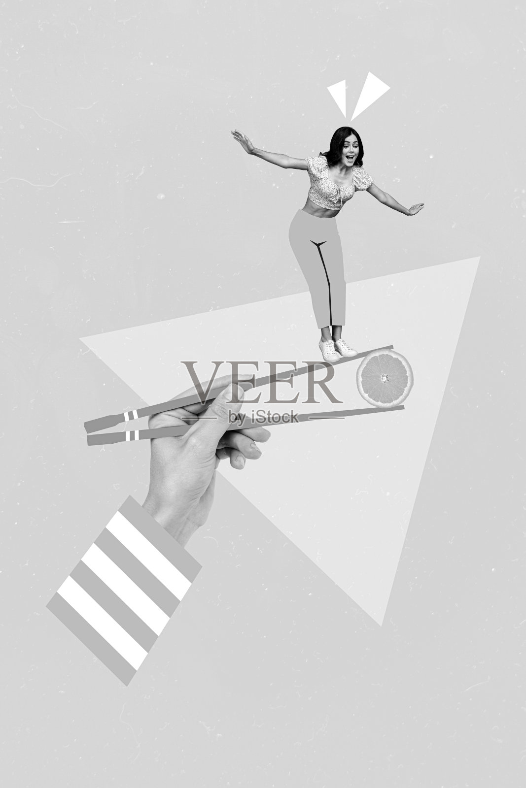 垂直拼贴图，黑白女孩兴奋地站着，手持寿司和橙子，保持平衡，背景为涂鸦风格。照片摄影图片