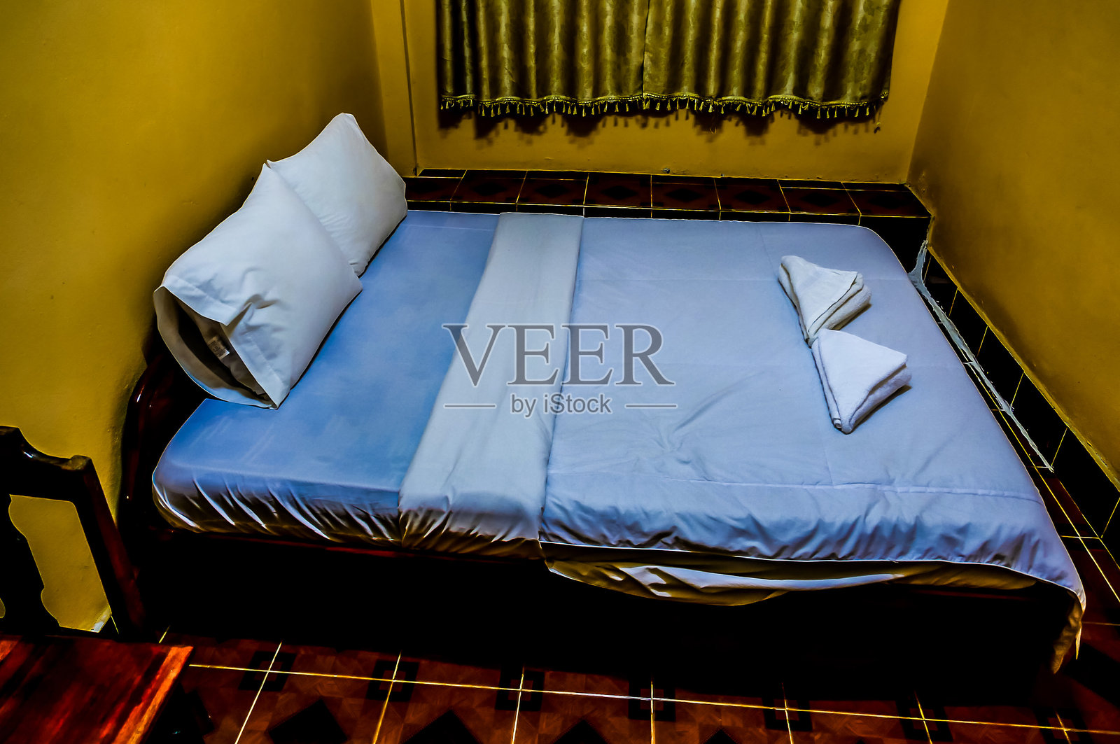 床上的枕头，数字照片作为背景照片摄影图片