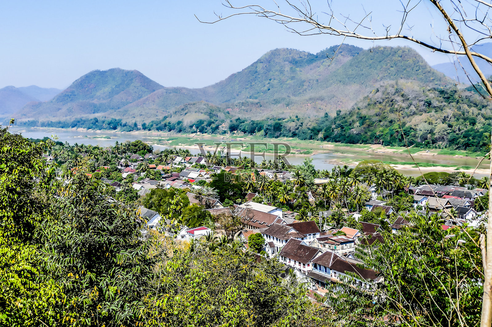 山中的村庄，数字照片作为背景照片摄影图片