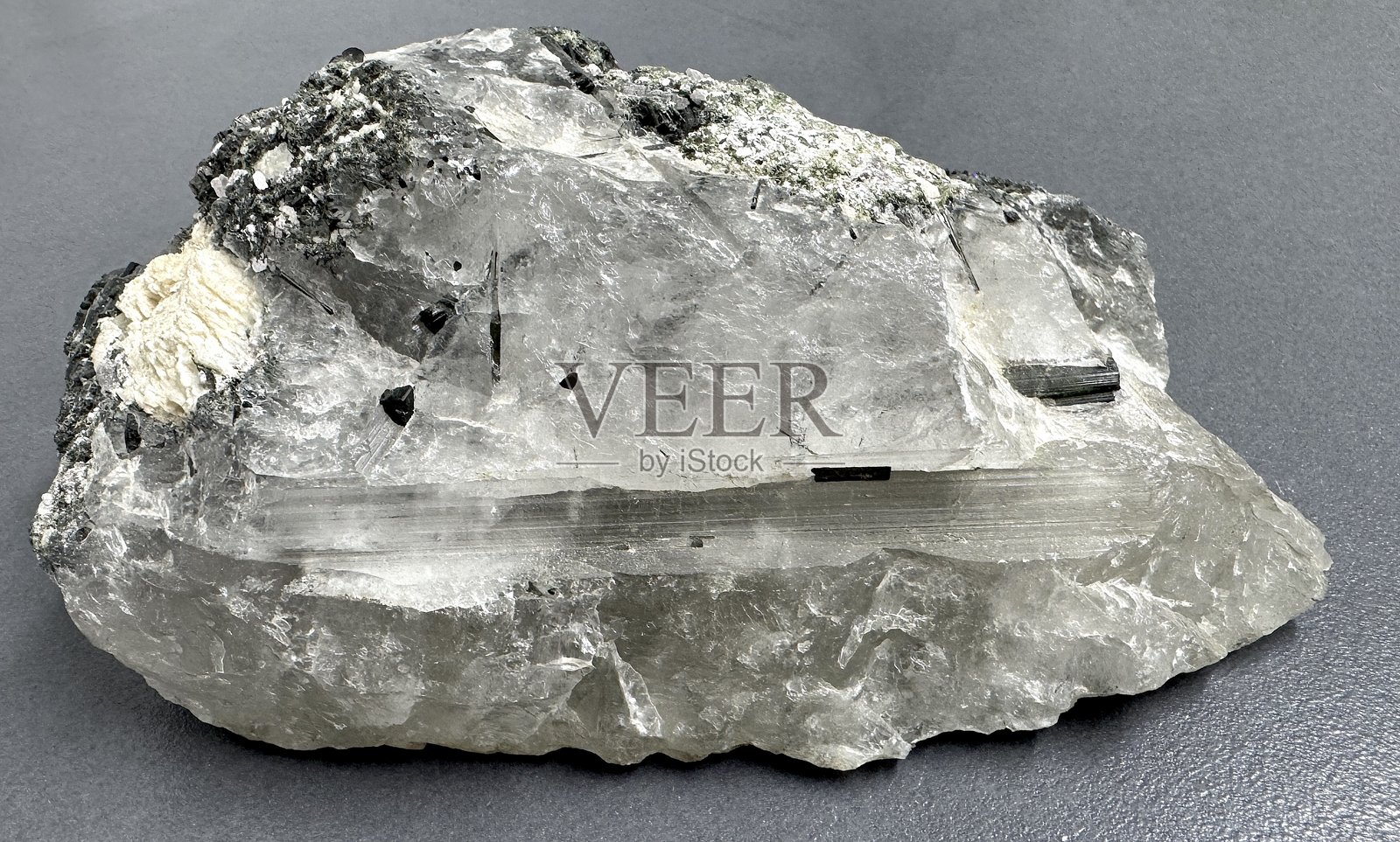 来自矿物收藏的巴西电气石照片摄影图片