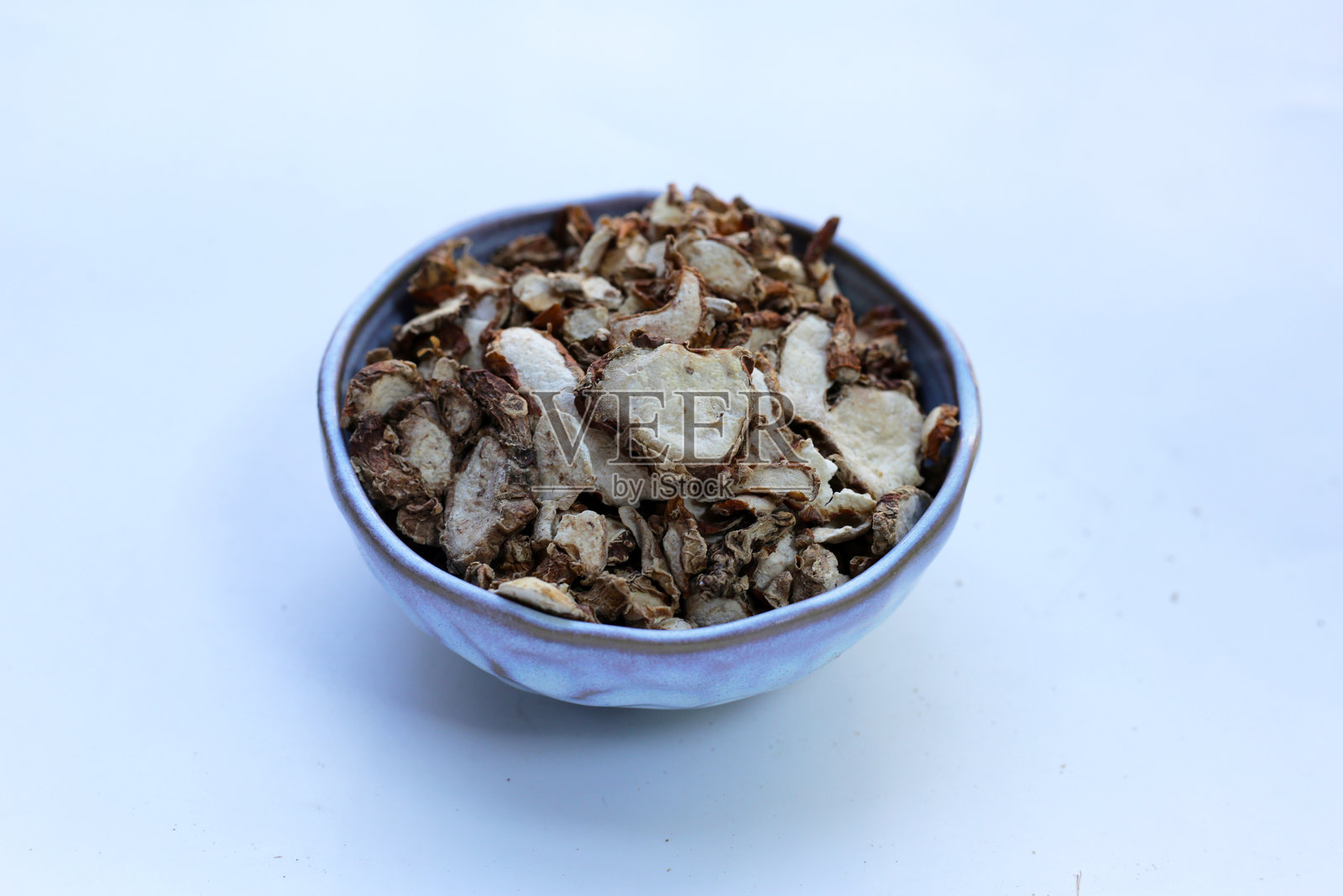 干姜黄根茎，干草药片照片摄影图片