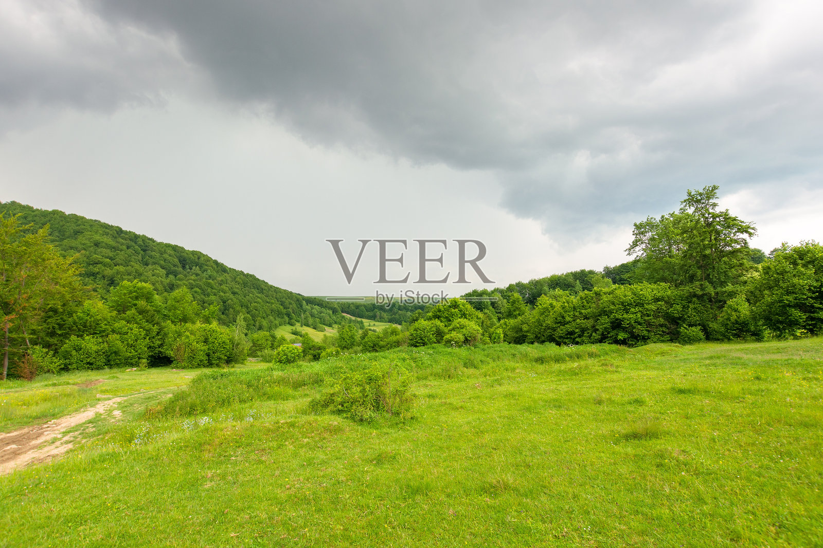 山区的乡村风景照片摄影图片