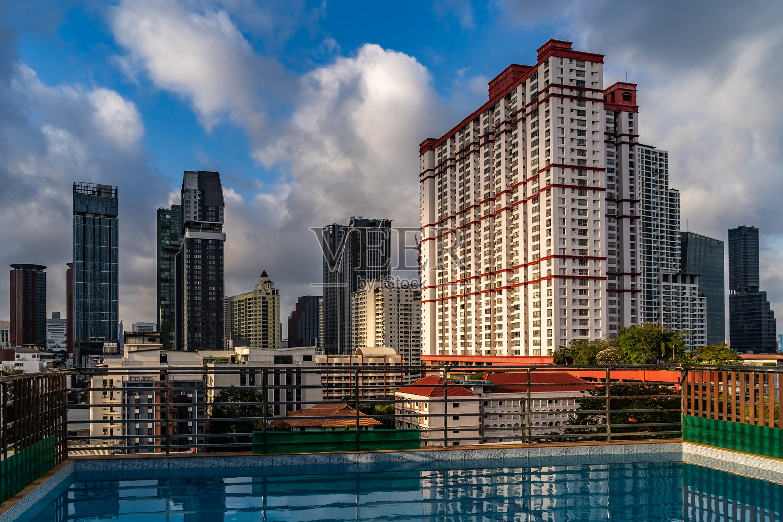 曼谷摩天大楼的晨景照片摄影图片