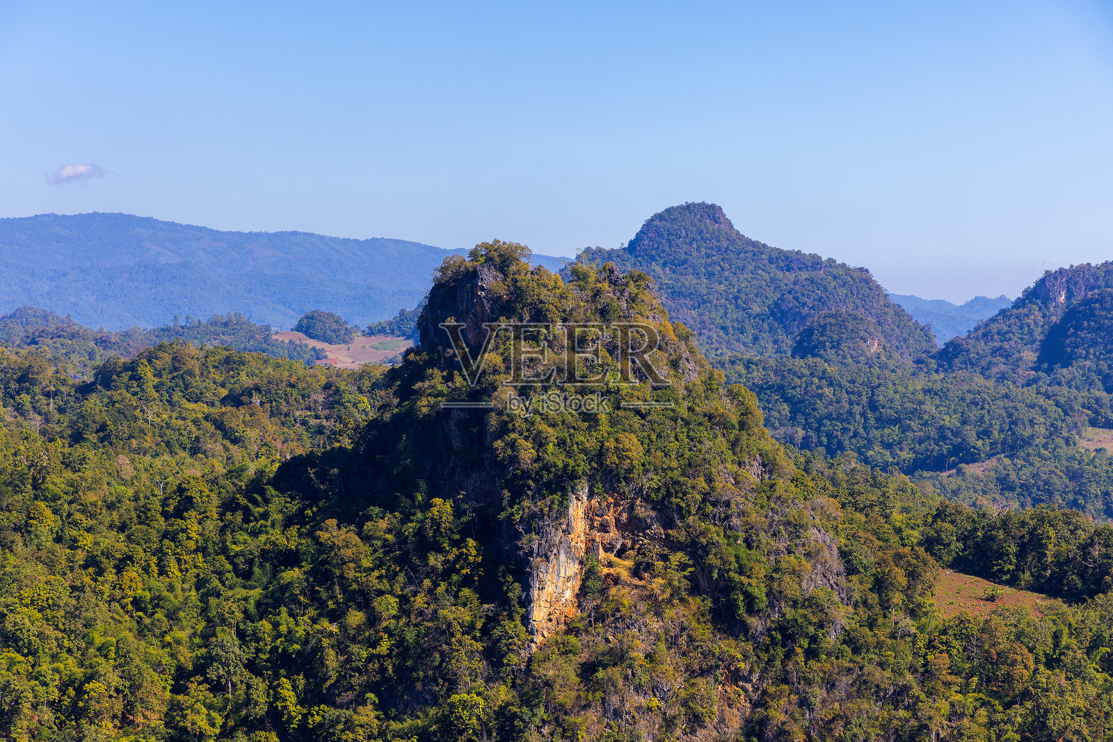 泰国北部森林山丘的全景照片摄影图片