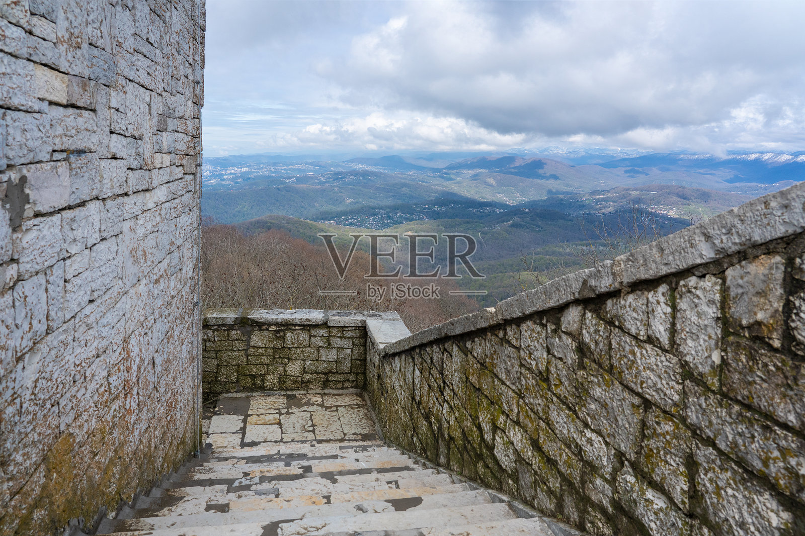 阿洪塔上的古老石阶。照片摄影图片