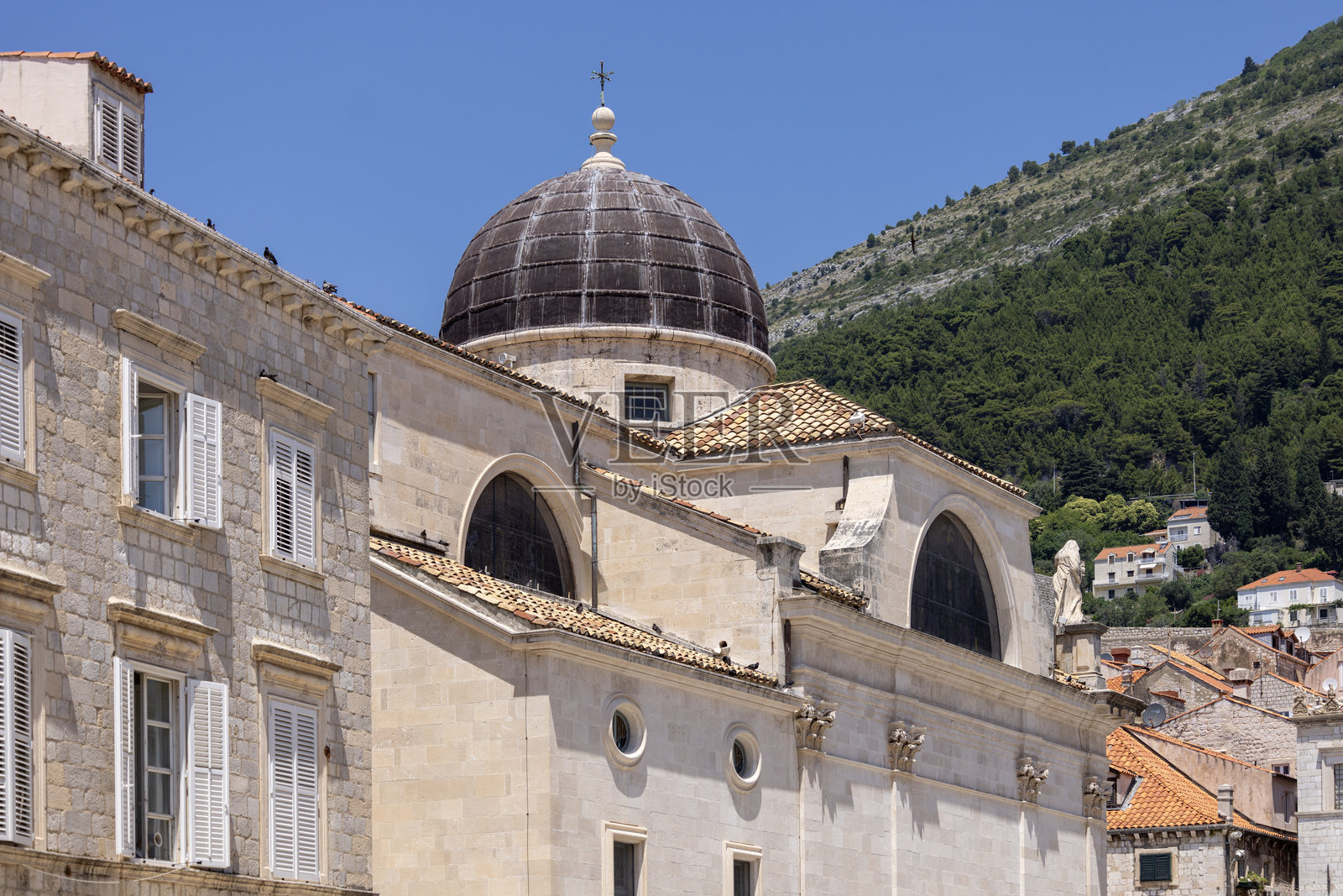 位于克罗地亚杜布罗夫尼克旧城区卢扎广场的圣布莱斯巴洛克教堂照片摄影图片