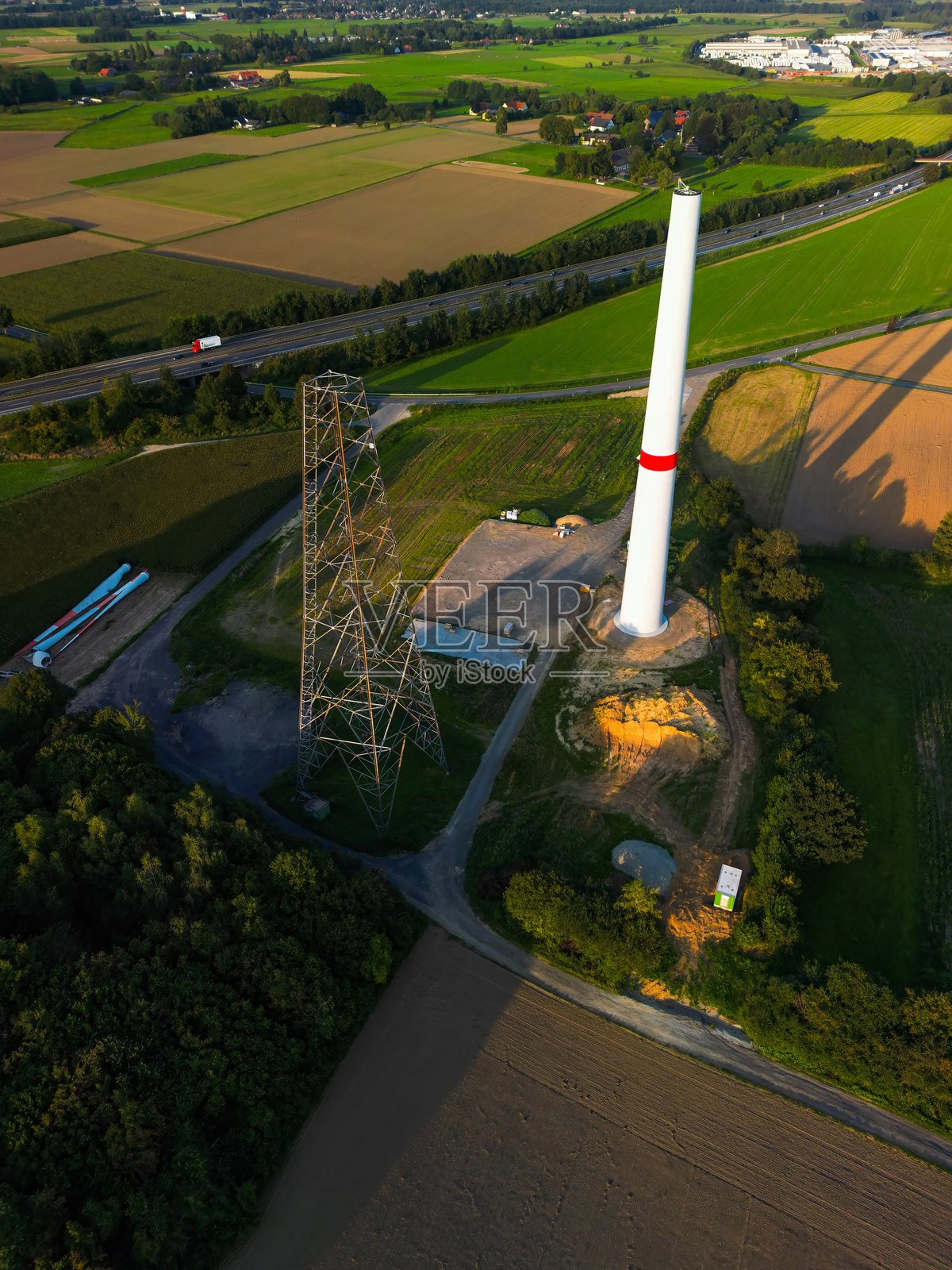风力涡轮机建设照片摄影图片