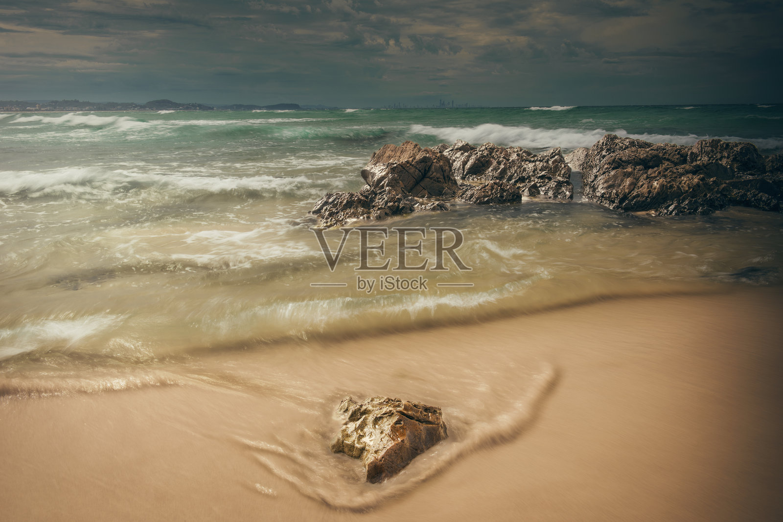 澳大利亚黄金海岸的斯纳帕岩石。照片摄影图片