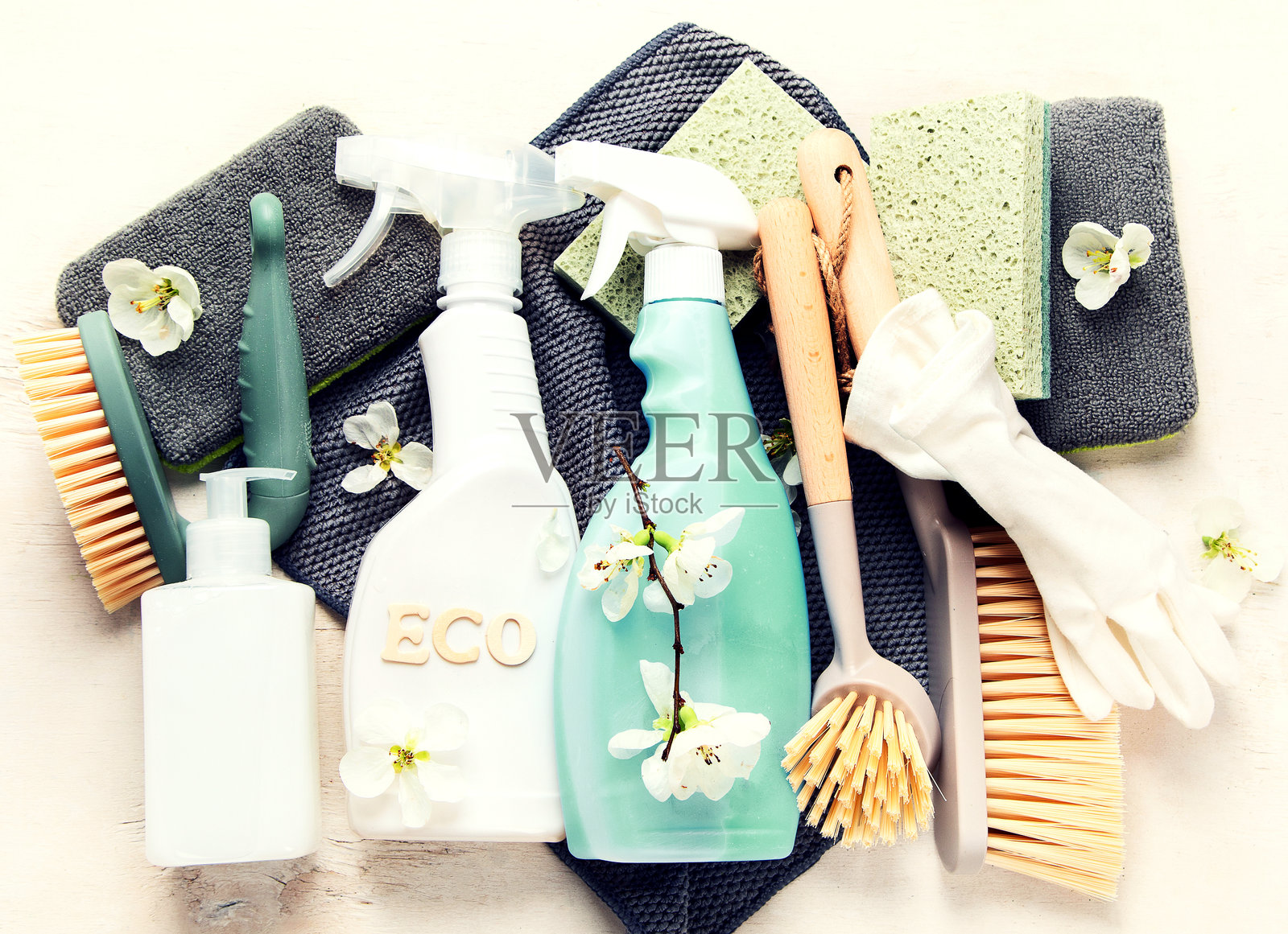 环保天然清洁剂、清洁产品、化学洗涤剂瓶。照片摄影图片