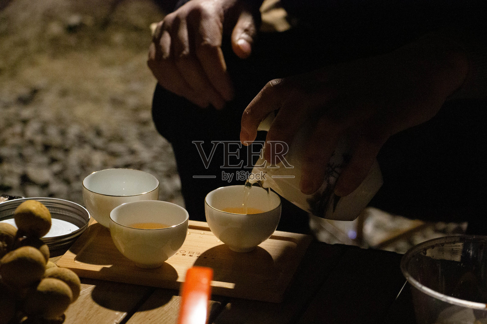 夜间露营照片摄影图片