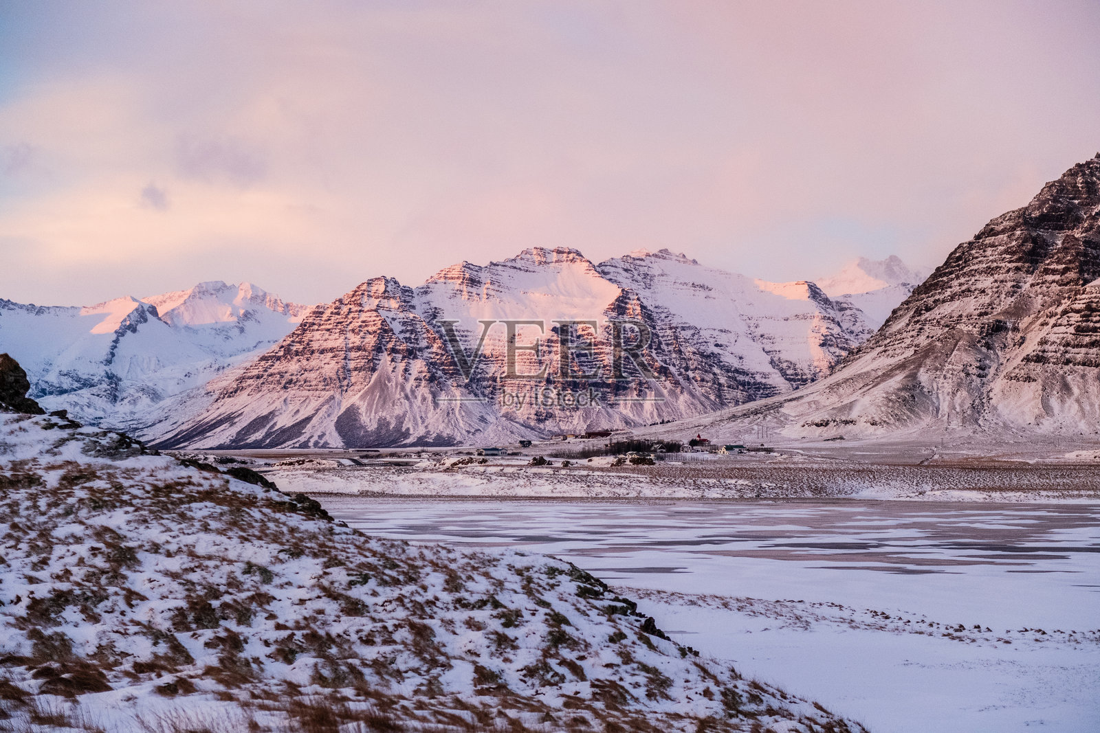 冰岛南海岸的黄金时刻照片摄影图片