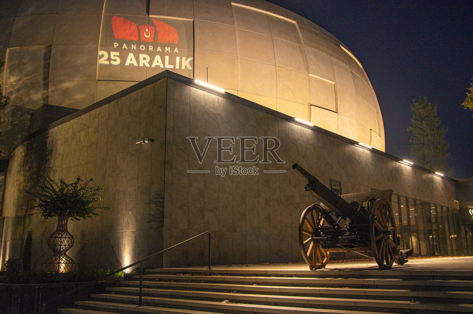 加济安泰普城堡的景观，古老的安泰普街道和安泰普市的东侧。照片摄影图片