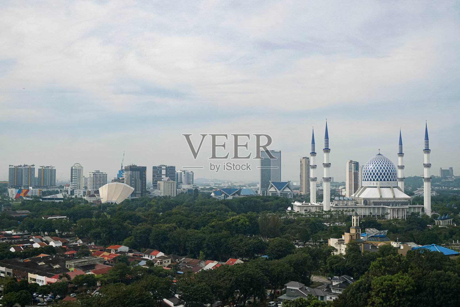 马来西亚雪兰莪州沙阿兰市的鸟瞰图照片摄影图片