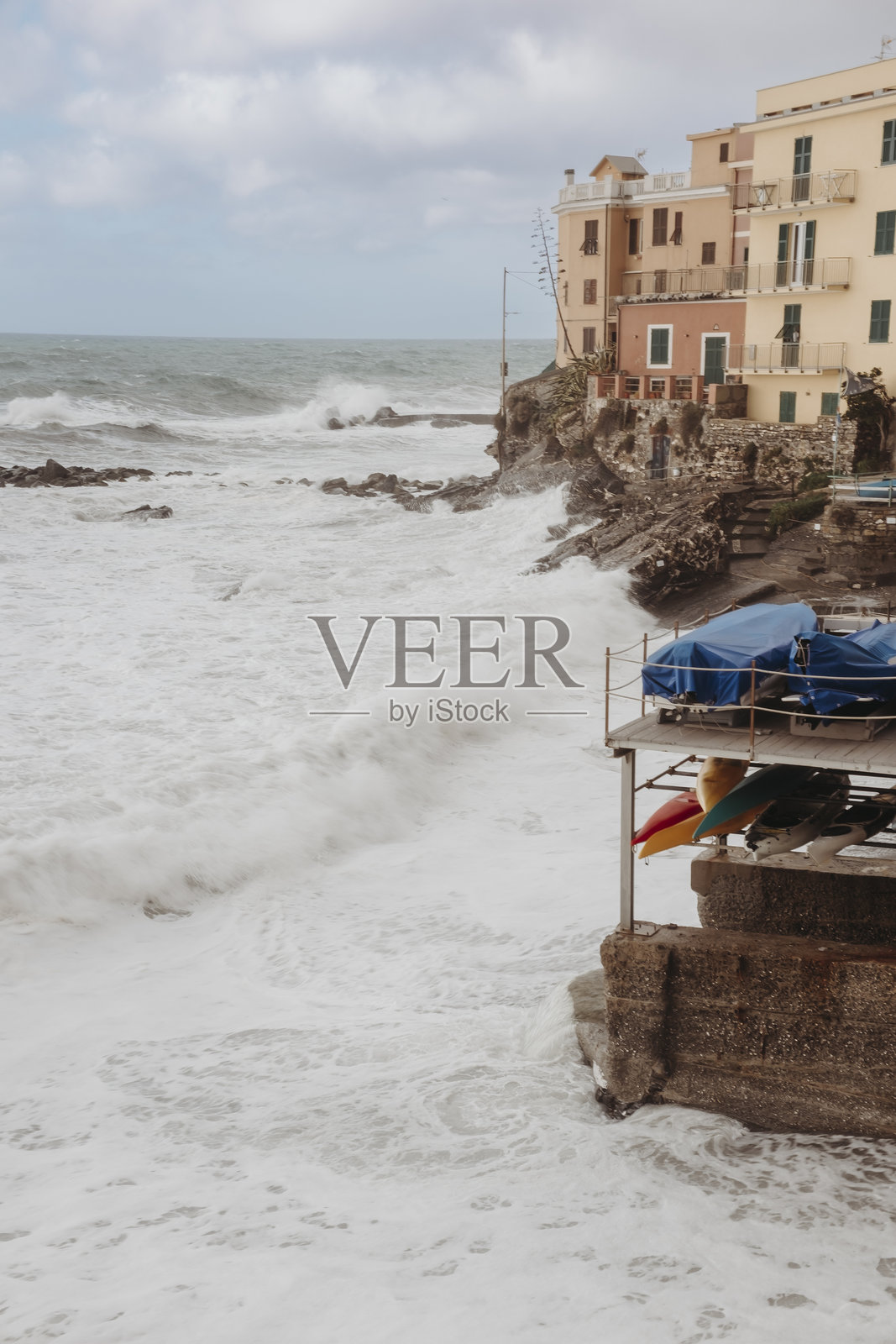 热那亚的风暴潮照片摄影图片