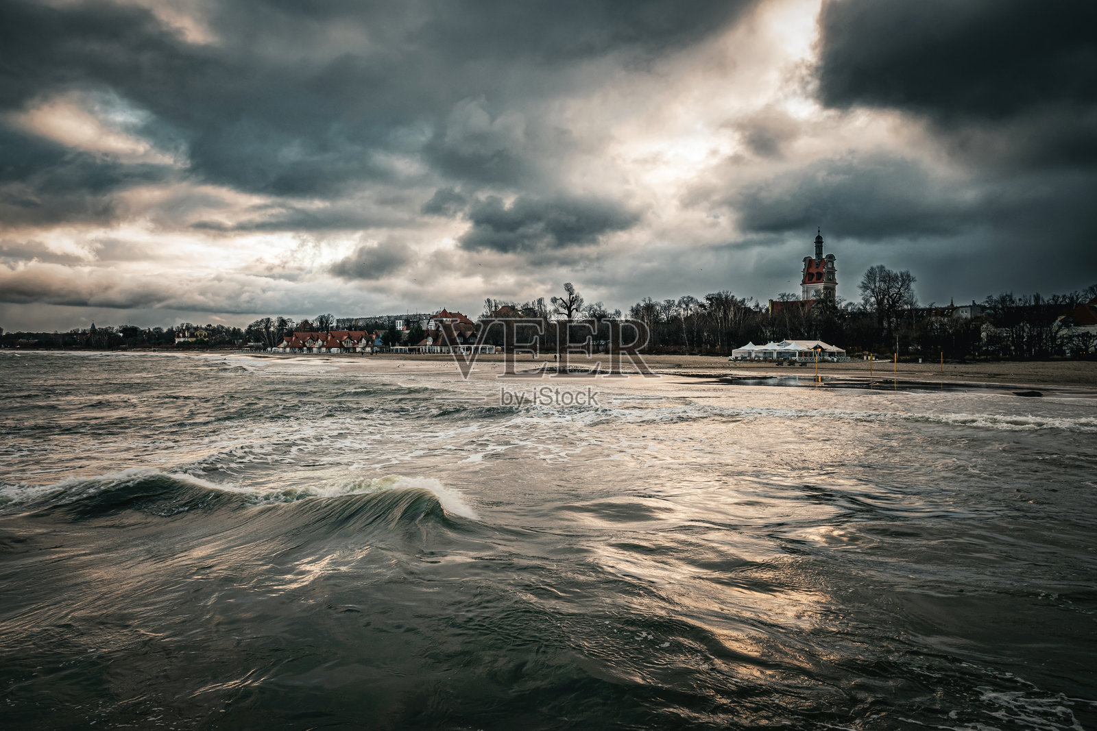 日落时分的索波特冬季城市景观照片摄影图片