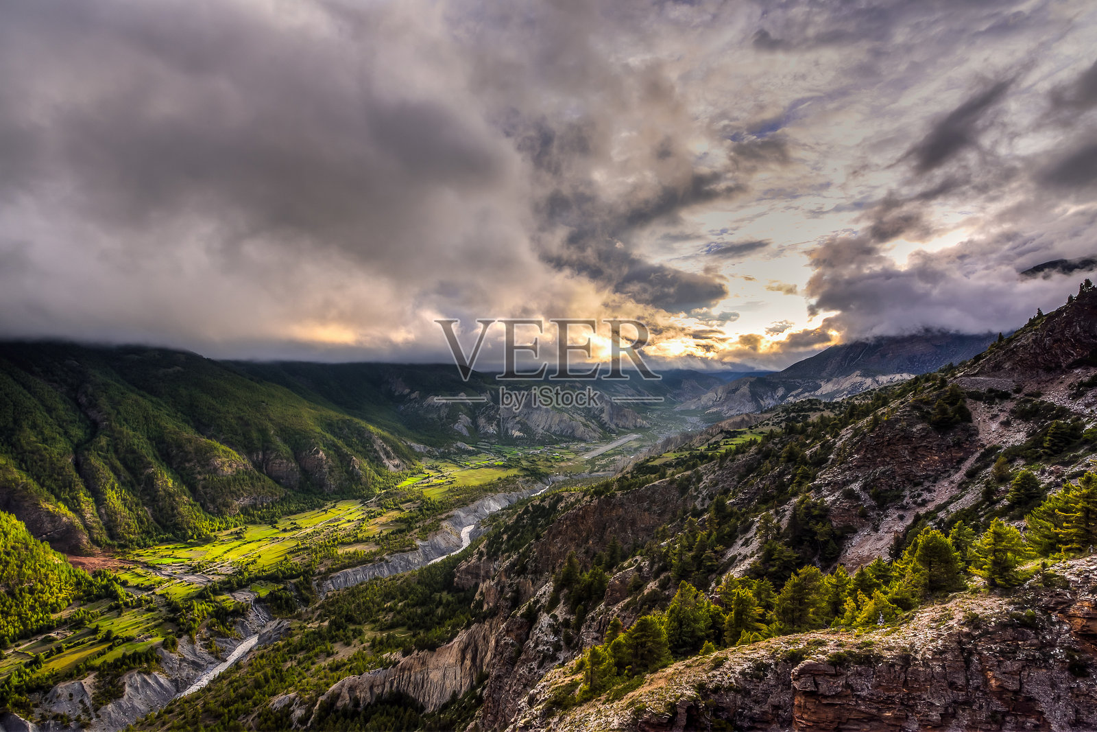 尼泊尔 - 安娜普尔纳山脉照片摄影图片