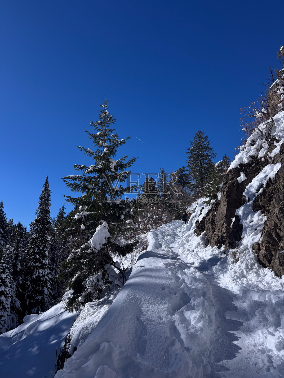 冬季徒步旅行照片摄影图片