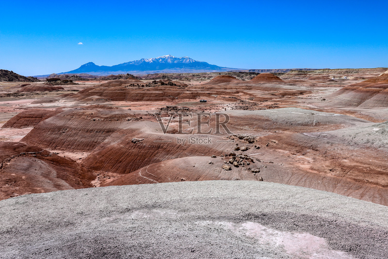 犹他州的膨润土山脉照片摄影图片