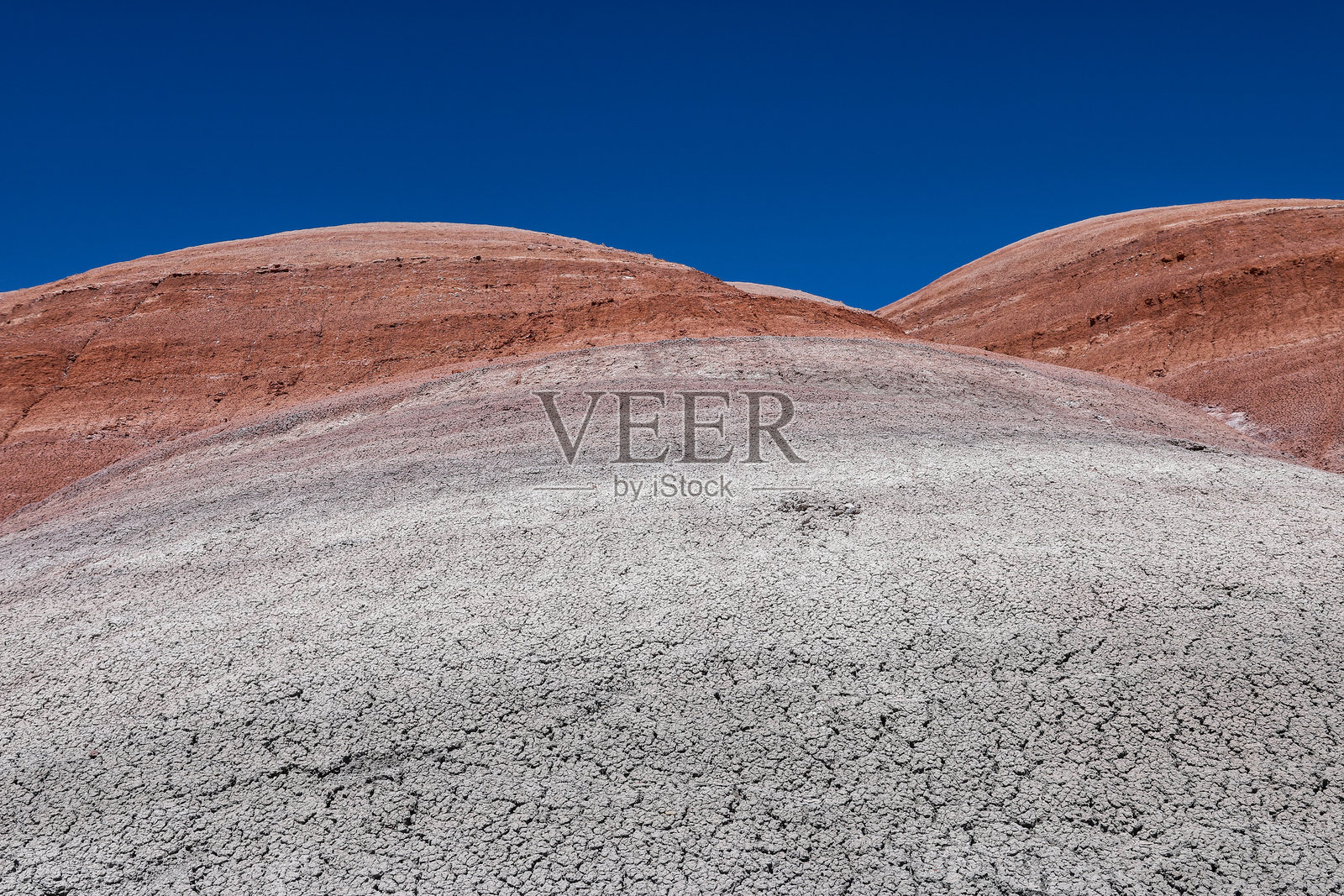 犹他州的膨润土山脉照片摄影图片