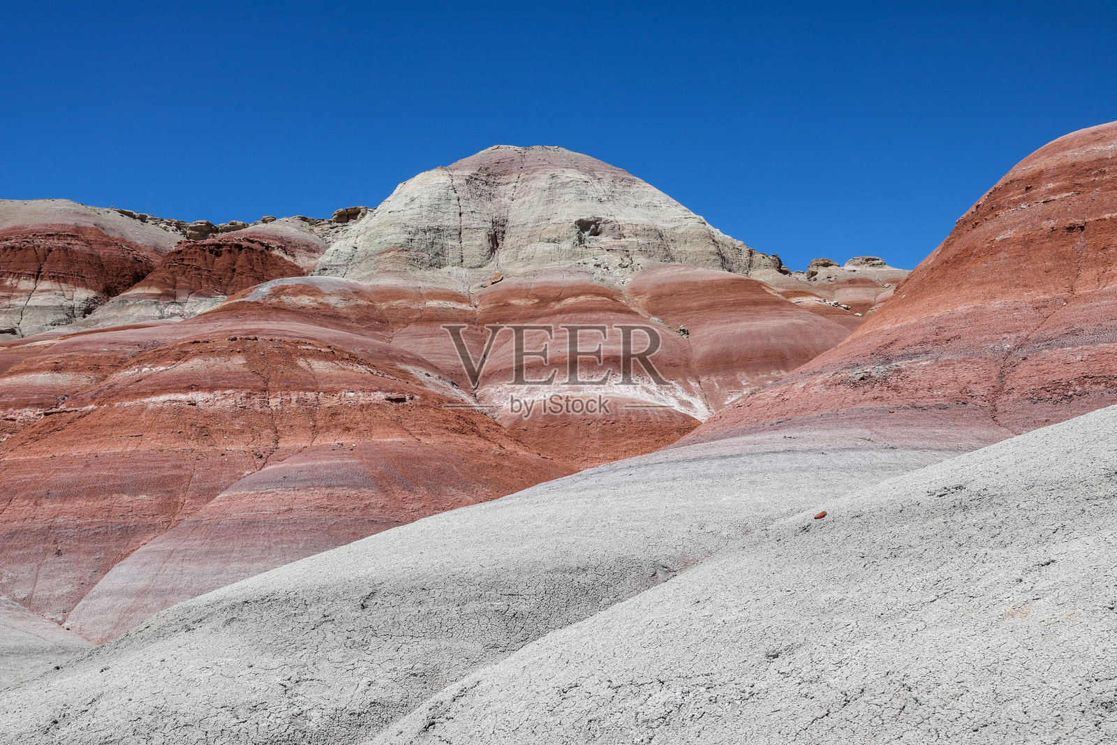 犹他州的膨润土山脉照片摄影图片
