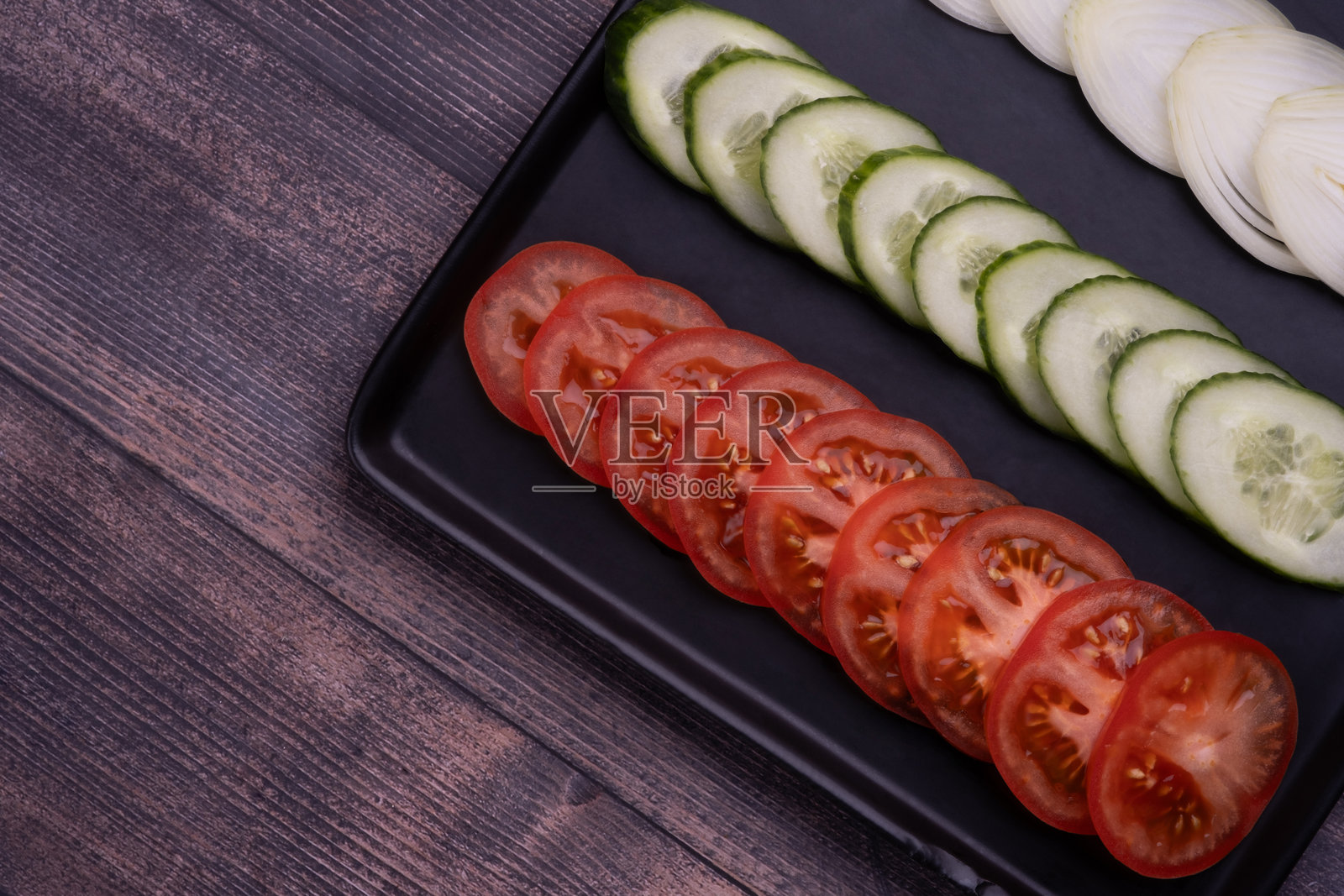 蔬菜，西红柿，黄瓜，洋葱照片摄影图片