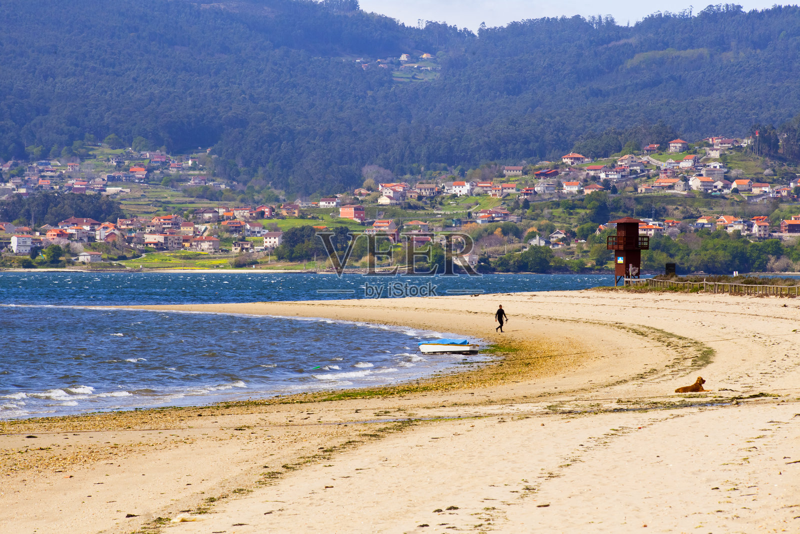 维戈河口，塞桑特斯海滩。西班牙加利西亚省蓬特韦德拉，维戈，里亚斯巴伊哈斯。照片摄影图片