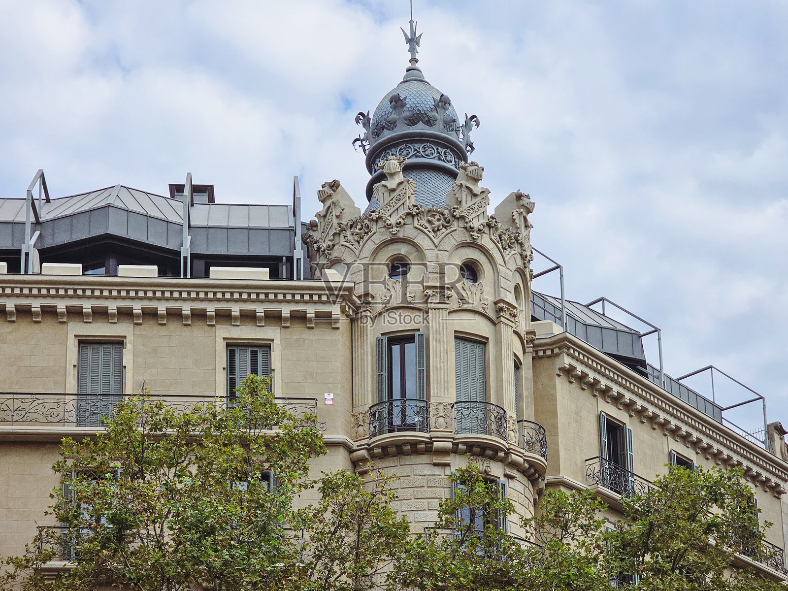 巴塞罗那的建筑立面与城市街景照片摄影图片