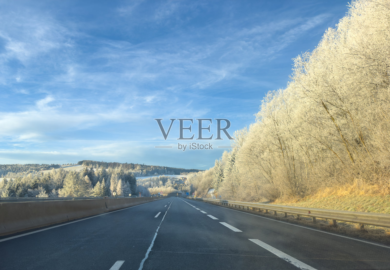 冬季高速公路景观照片摄影图片