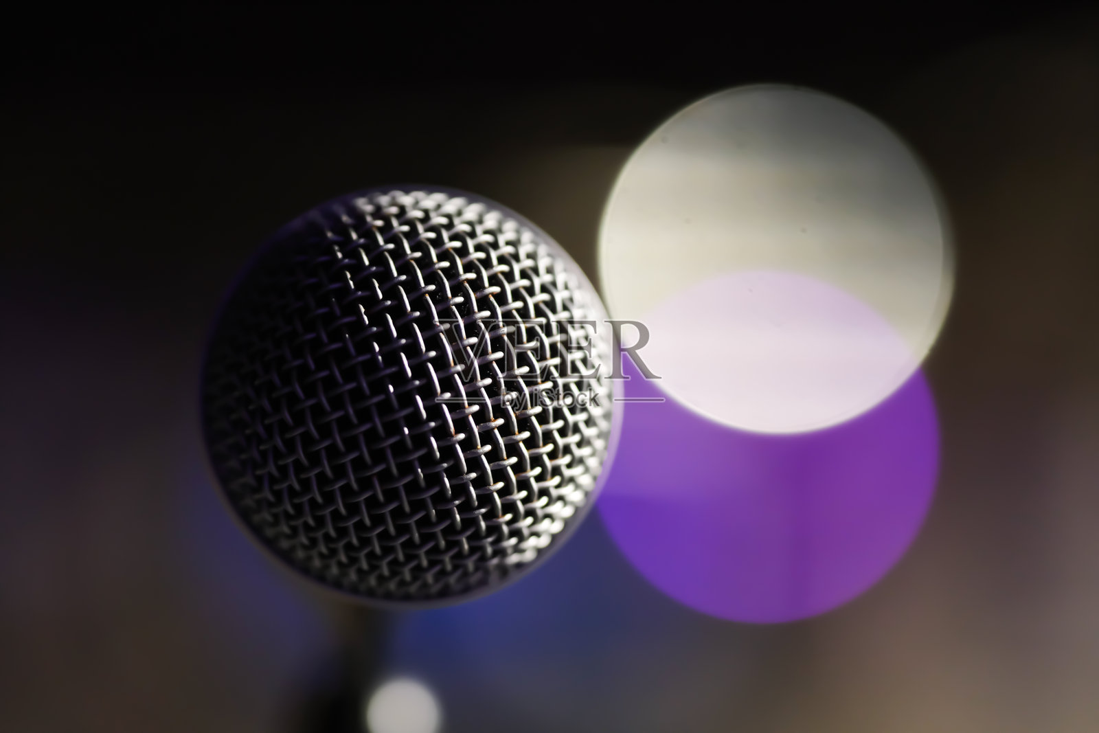 唱歌的麦克风照片摄影图片