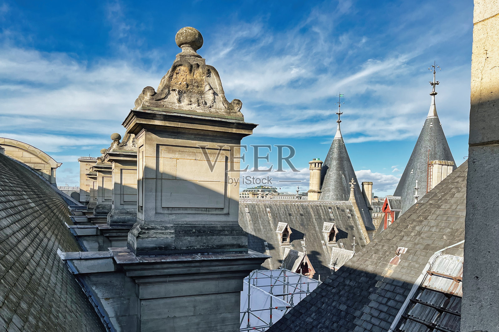 巴黎的老屋顶照片摄影图片