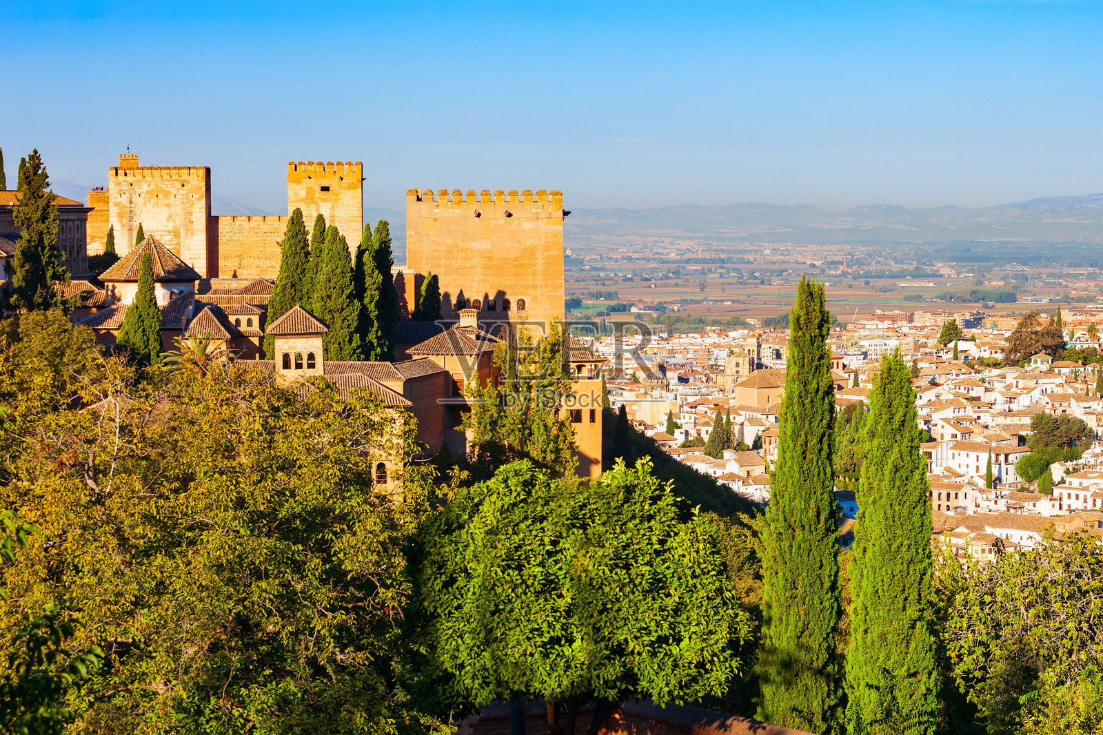 西班牙格拉纳达的阿尔罕布拉宫鸟瞰全景照片摄影图片
