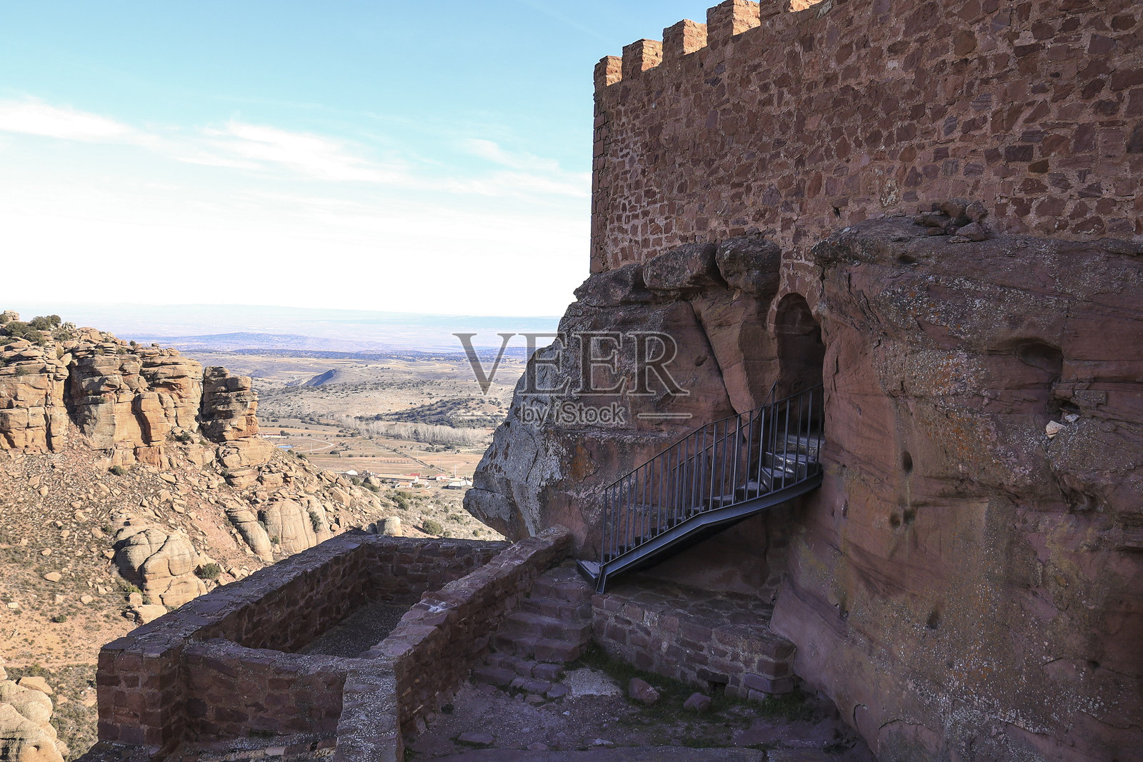 佩拉森斯城堡的入口，特鲁埃尔照片摄影图片